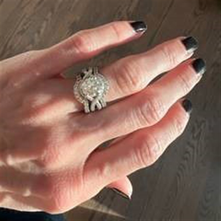 Oh my gosh my ring is gorgeous!